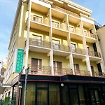 Phi Ambra Hotel 3*