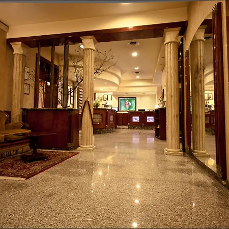 Hotell Phi Ambra 3*