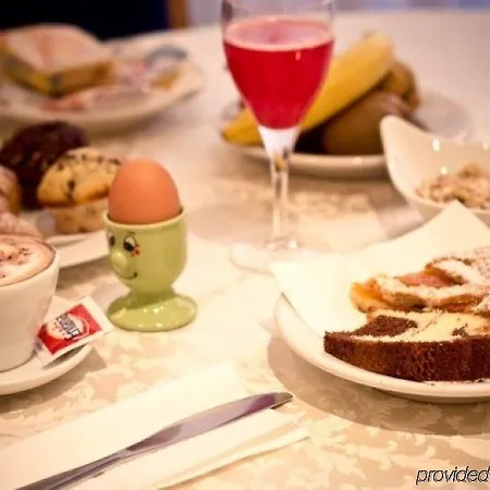 Szálloda Phi Ambra 3*