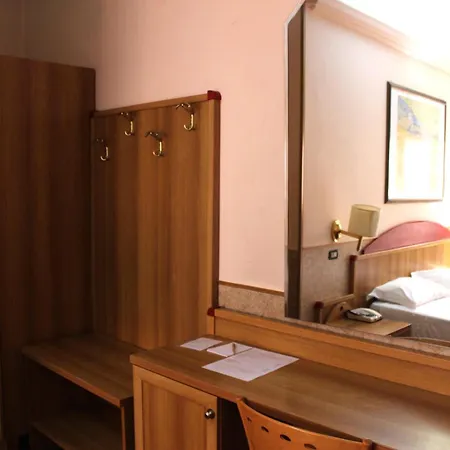 Szálloda Phi Ambra Pescara