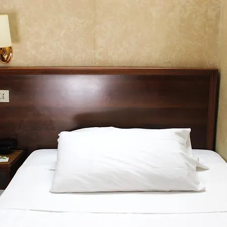 Phi Ambra Szálloda 3*