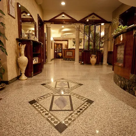 Hotel Phi Ambra 3*