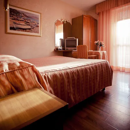 Szálloda Phi Ambra 3*