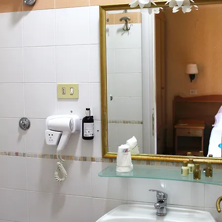 Отель Phi Ambra Пескара