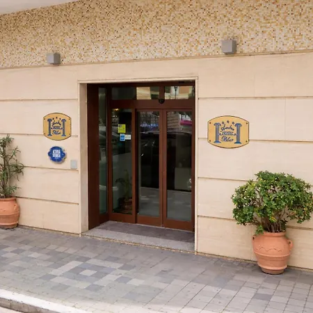 Hotel Phi Ambra 3*