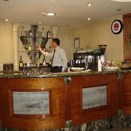 Phi Ambra Szálloda 3*